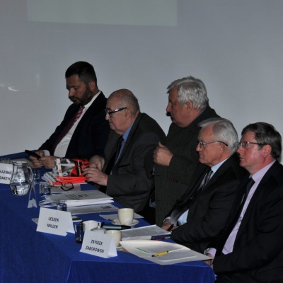 Na zakręcie historii